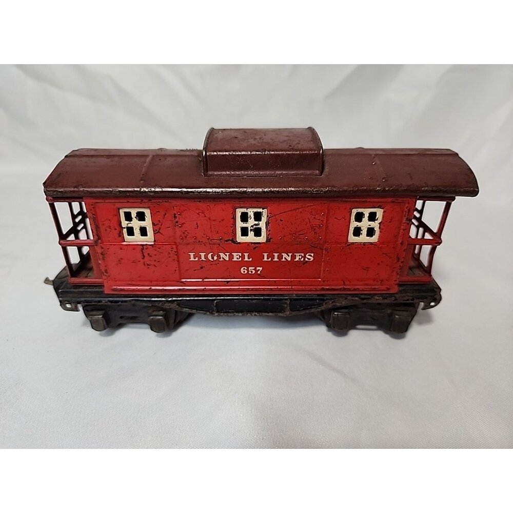 Lionel 657 O Scale Tin Plate Caboose No Box, Nice Condition